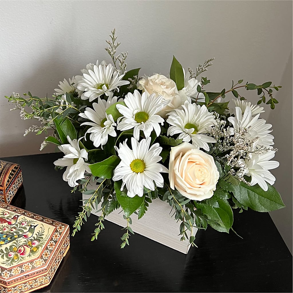 Fresh Linen Box Bouquet –  Mary Blooms Florist, Port Saint Lucie FL